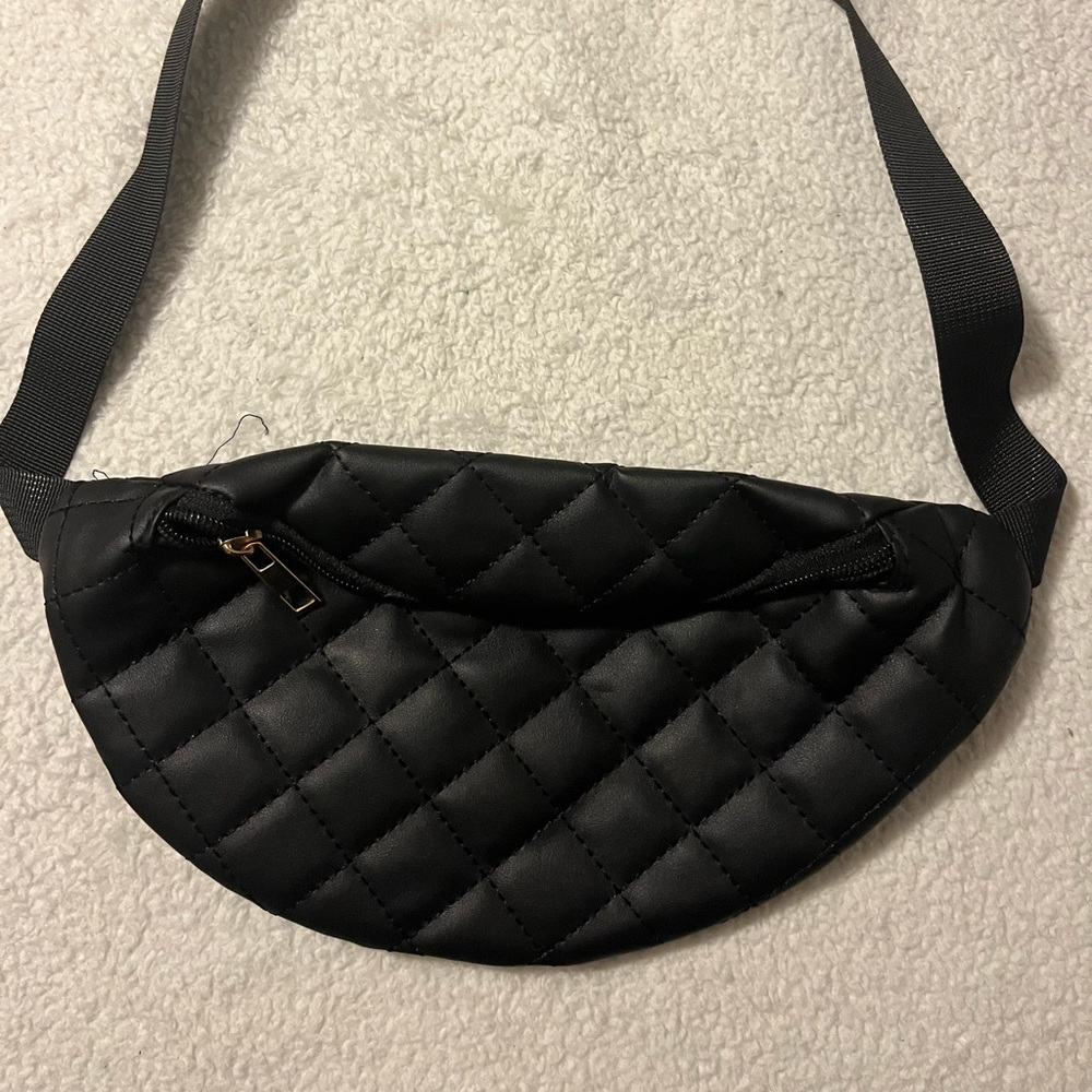 black fanny pack